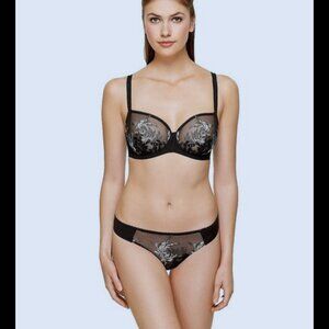 Wacoal Women's Wild Seduction Balconette Bra (36B) & Thong Set